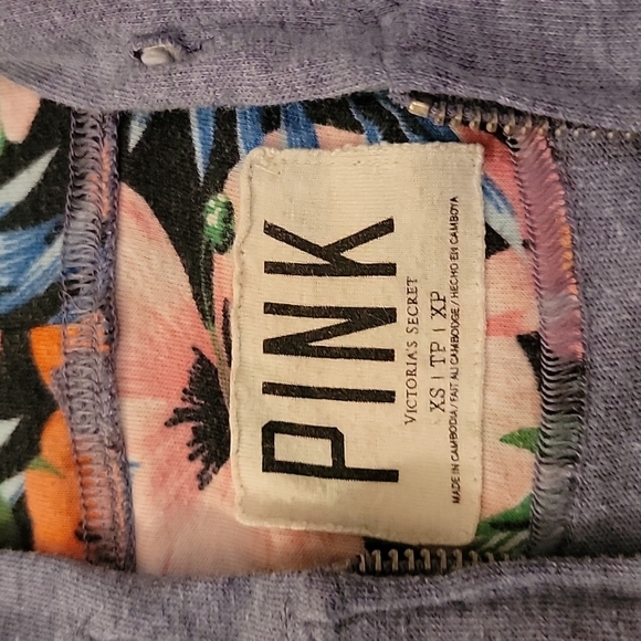 ☀️ Victoria secret hooded zip up. XS - Picture 2 of 4